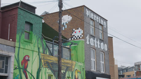 Straßenkunst-Auf-Gebäuden-In-Camden-Town,-London,-Vereinigtes-Königreich-1